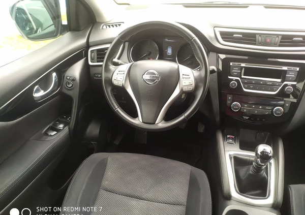 Nissan Qashqai cena 48900 przebieg: 120990, rok produkcji 2015 z Człopa małe 781